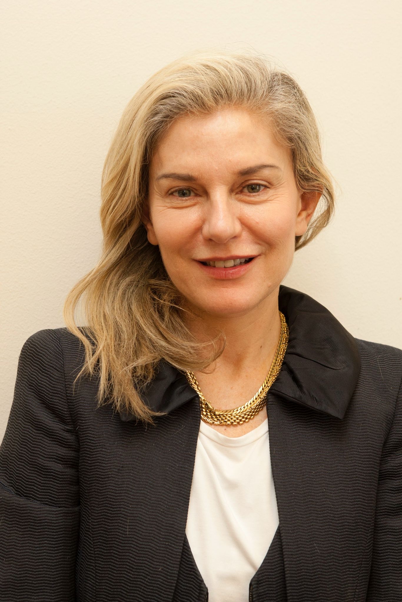 Elena Basile